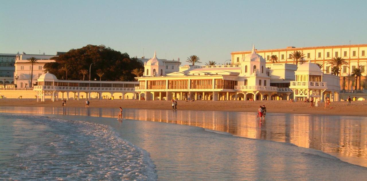 Apartamento Cadiz De Cine Bagian luar foto
